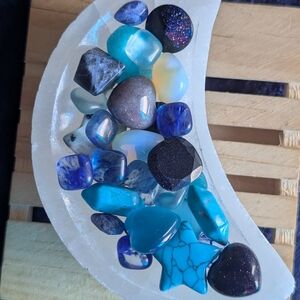 💙 Wintertime Blues Moon Bowl ☪️ Base Third Eye 🩵 Throat Chakra Crystal Gems